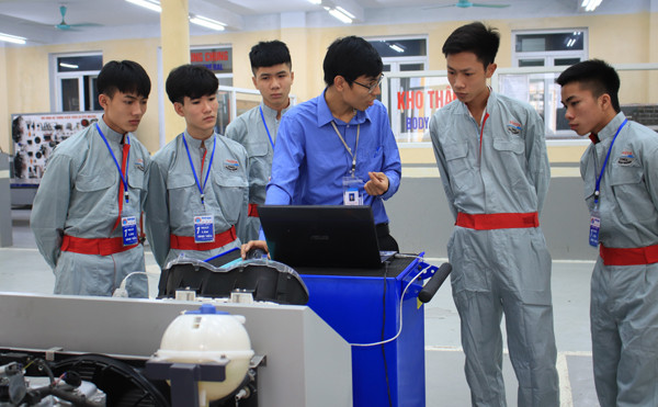 Trải nghiệm 'Một ngày làm sinh viên' ảnh 1