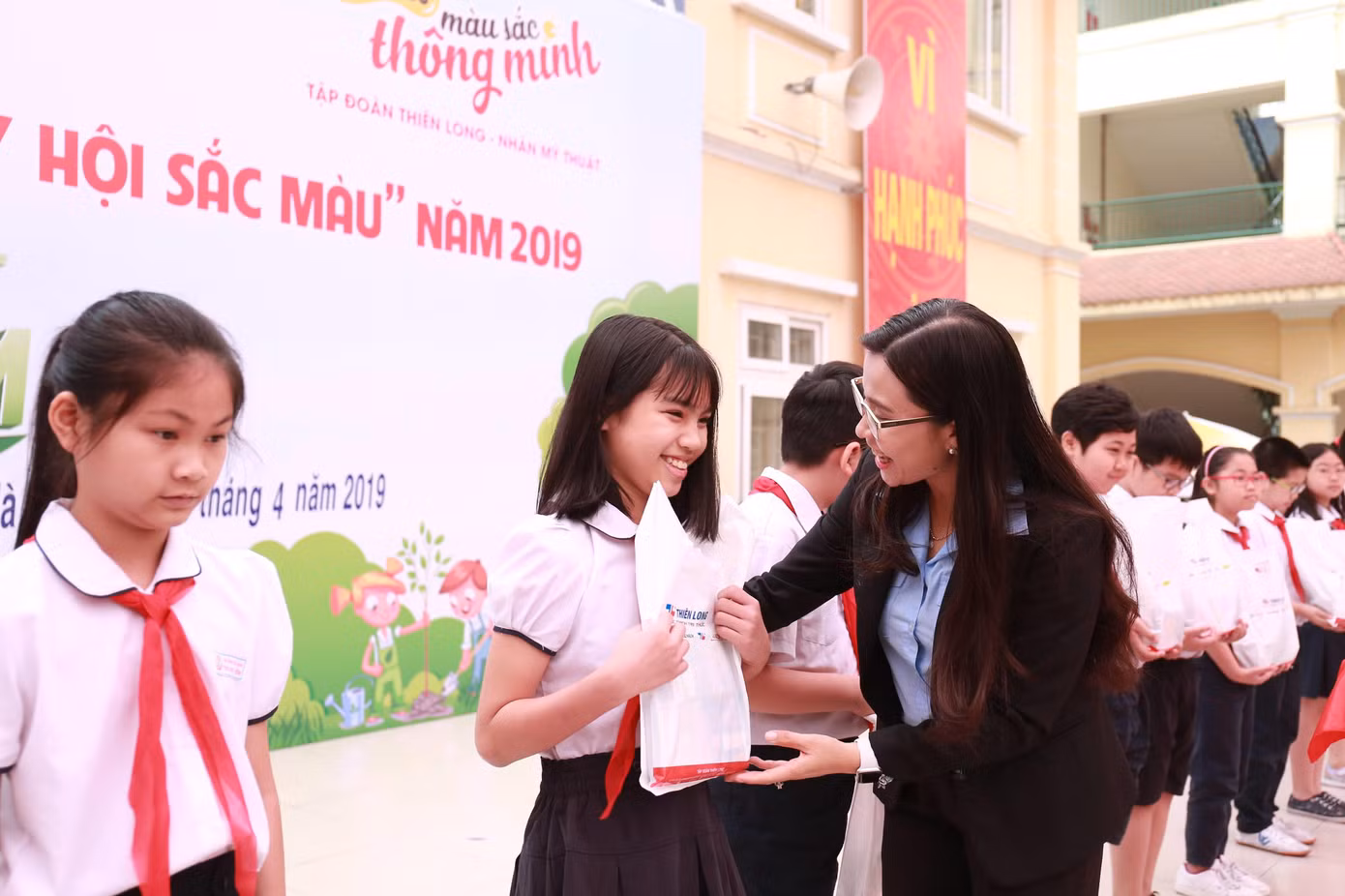 Thiếu nhi thi vẽ tranh 'Vì một Việt Nam xanh' ảnh 2