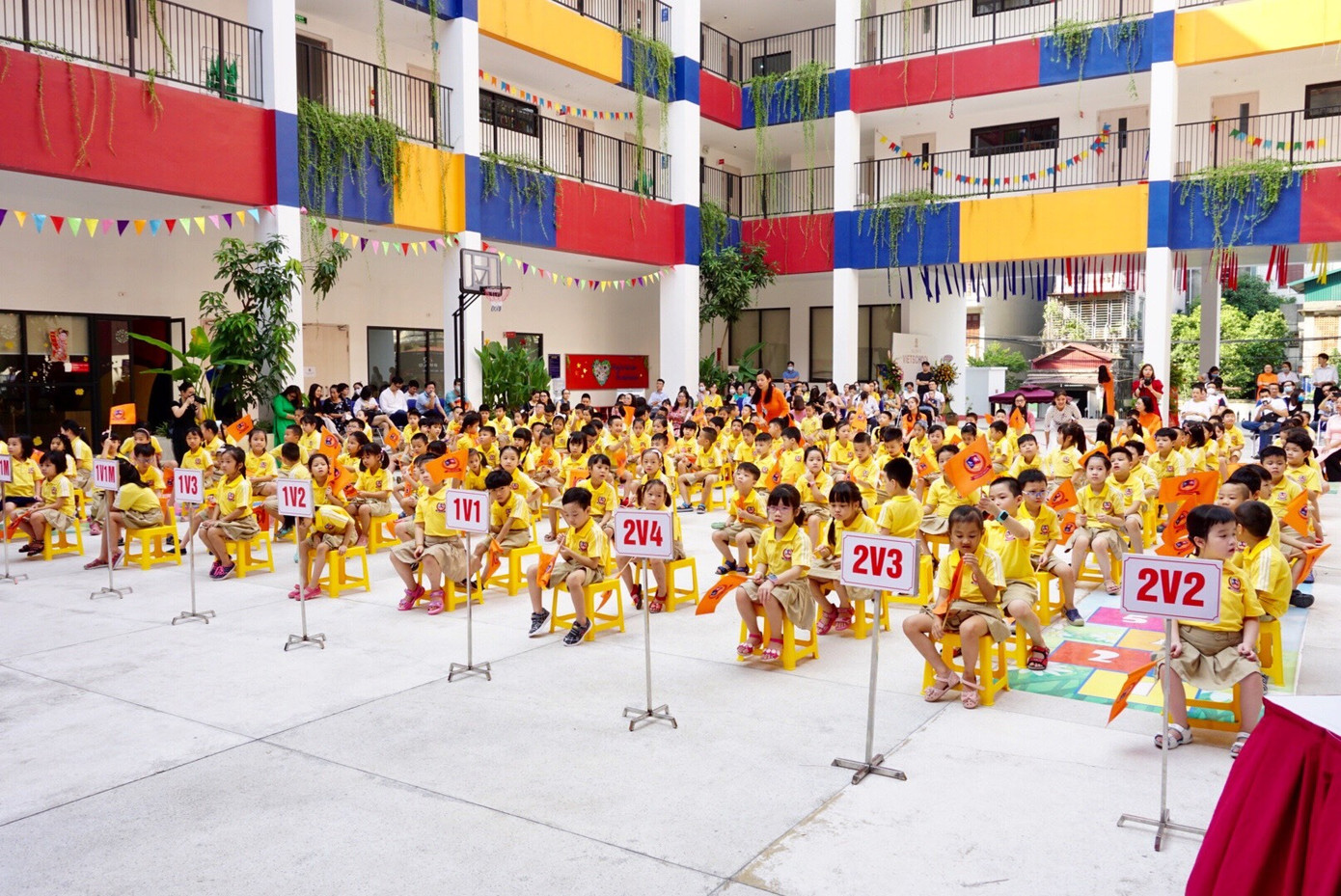 Lễ khai giảng đặc biệt trong mùa COVID-19: Nơi trực tuyến, nơi khai giảng trong lớp học ảnh 38