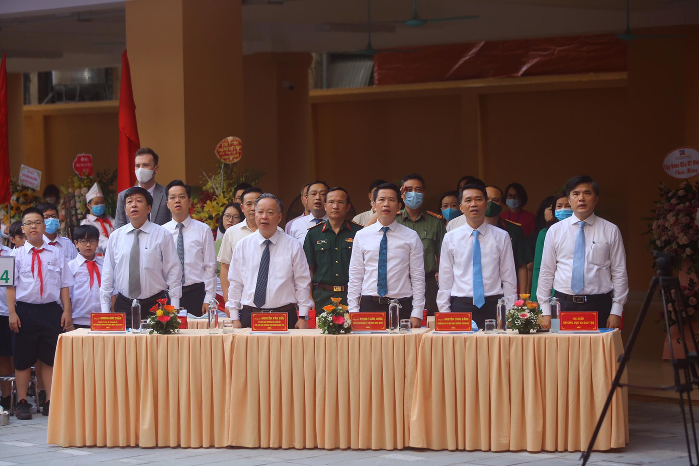 Lễ khai giảng đặc biệt trong mùa COVID-19: Nơi trực tuyến, nơi khai giảng trong lớp học ảnh 53