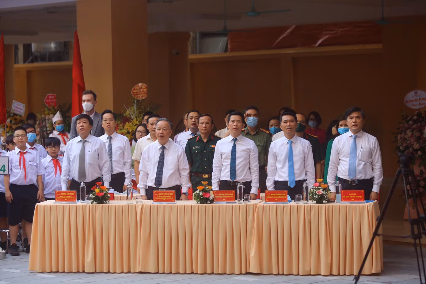 Lễ khai giảng đặc biệt trong mùa COVID-19: Nơi trực tuyến, nơi khai giảng trong lớp học ảnh 53