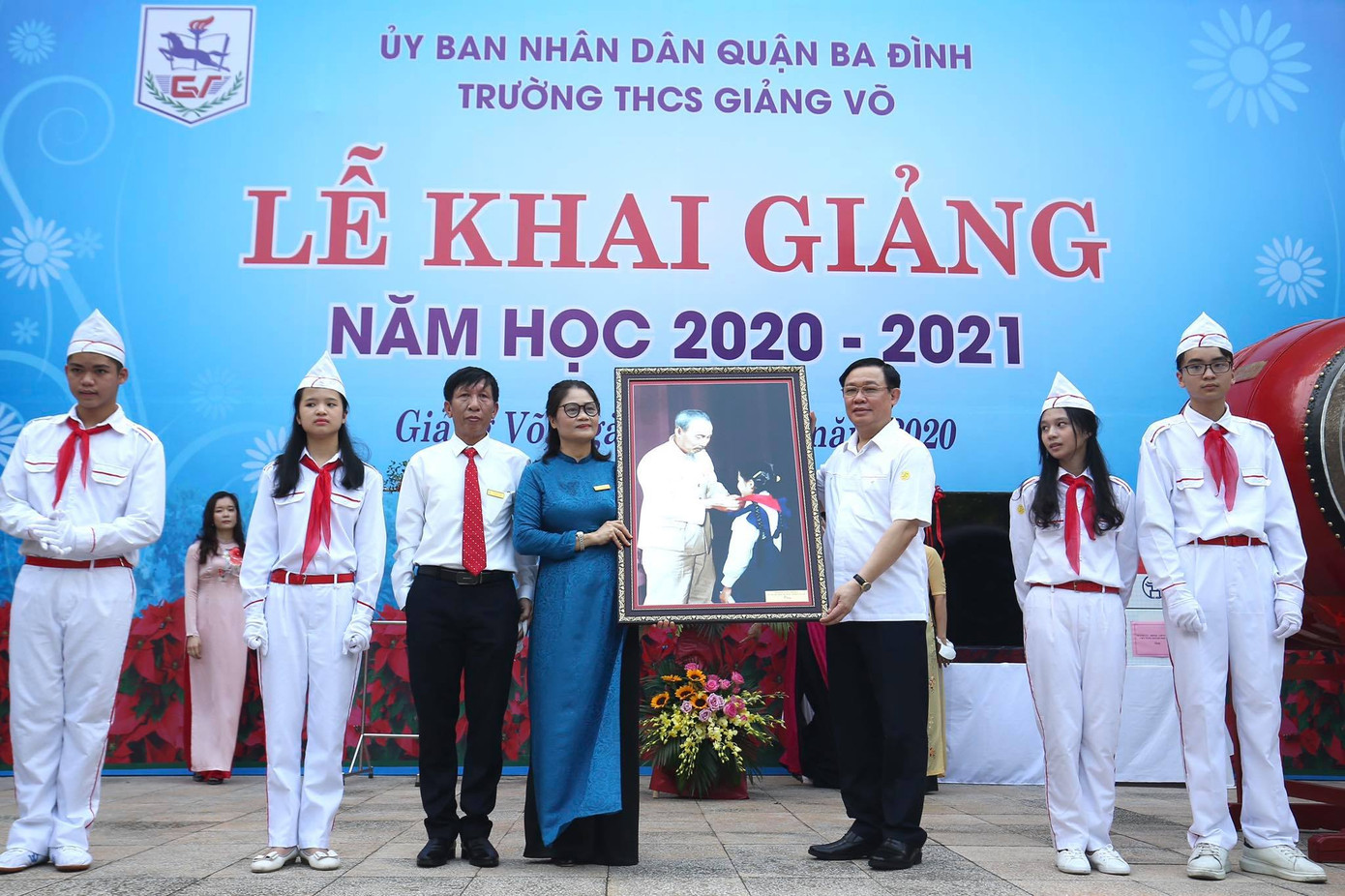 Lễ khai giảng đặc biệt trong mùa COVID-19: Nơi trực tuyến, nơi khai giảng trong lớp học ảnh 43