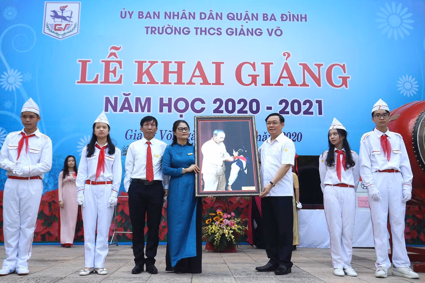 Lễ khai giảng đặc biệt trong mùa COVID-19: Nơi trực tuyến, nơi khai giảng trong lớp học ảnh 43