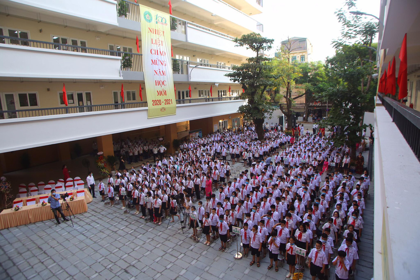 Lễ khai giảng đặc biệt trong mùa COVID-19: Nơi trực tuyến, nơi khai giảng trong lớp học ảnh 56