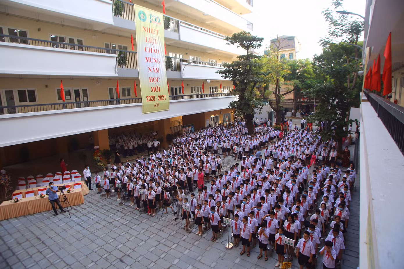 Lễ khai giảng đặc biệt trong mùa COVID-19: Nơi trực tuyến, nơi khai giảng trong lớp học ảnh 56