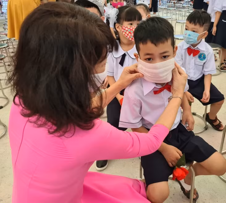 Lễ khai giảng đặc biệt trong mùa COVID-19: Nơi trực tuyến, nơi khai giảng trong lớp học ảnh 34