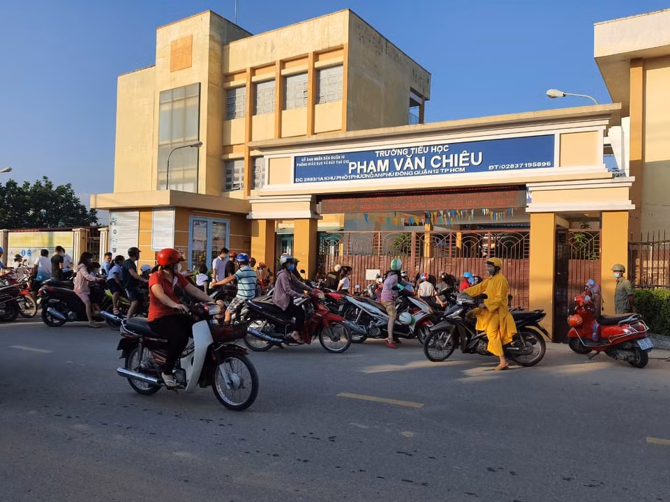 Lễ khai giảng đặc biệt trong mùa COVID-19: Nơi trực tuyến, nơi khai giảng trong lớp học ảnh 91