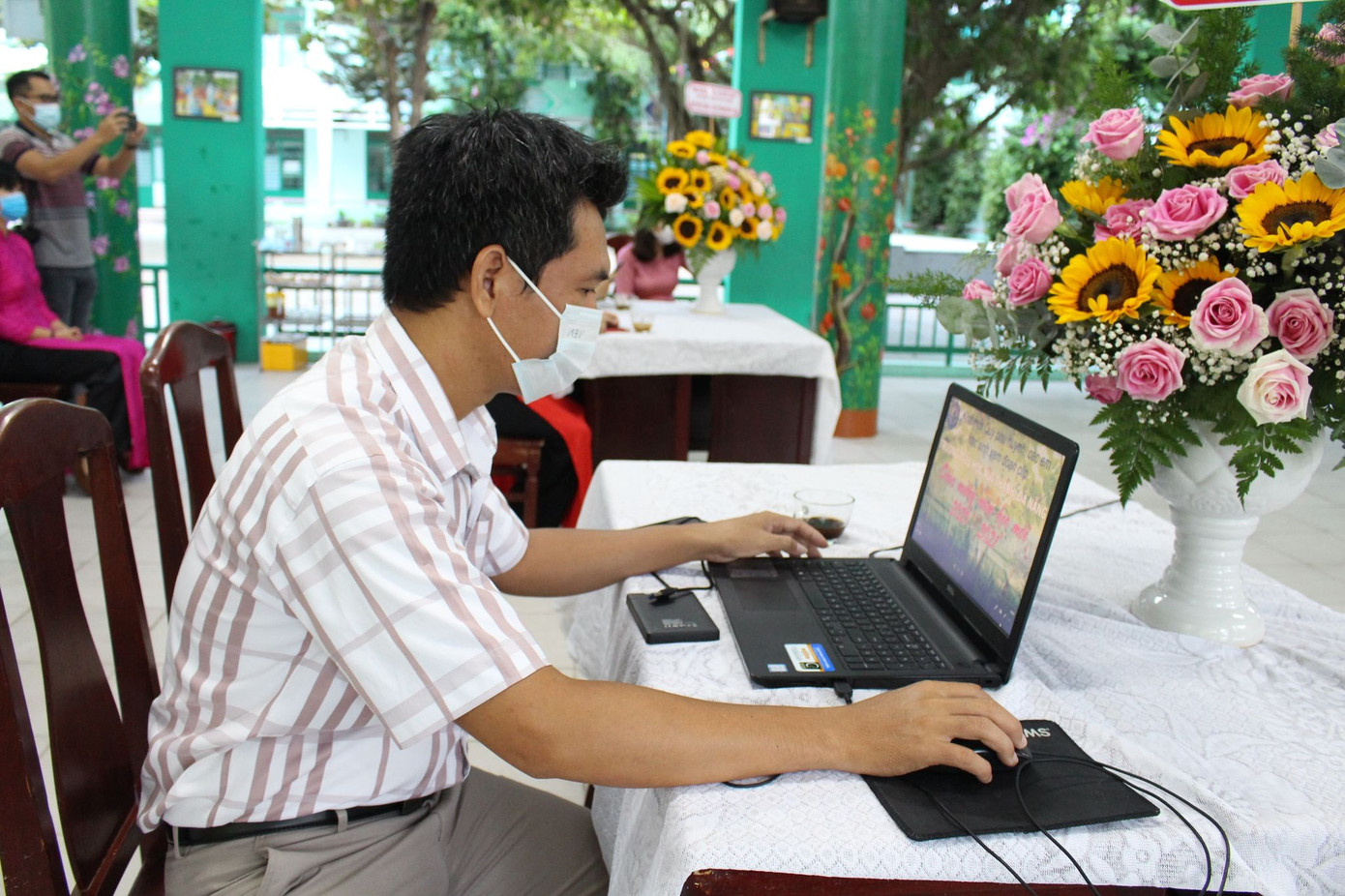 Lễ khai giảng đặc biệt trong mùa COVID-19: Nơi trực tuyến, nơi khai giảng trong lớp học ảnh 76