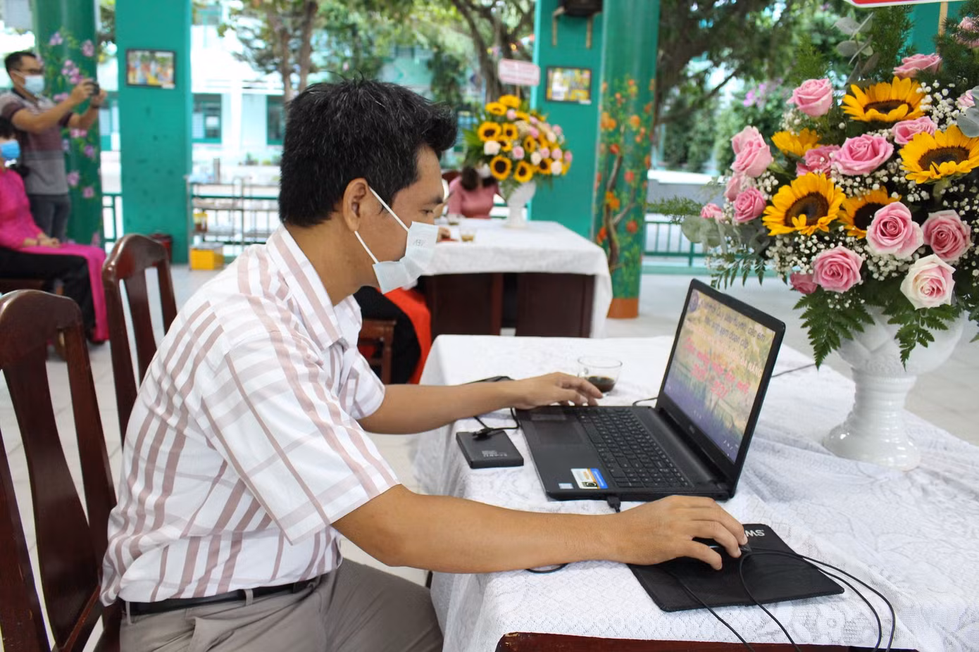 Lễ khai giảng đặc biệt trong mùa COVID-19: Nơi trực tuyến, nơi khai giảng trong lớp học ảnh 76