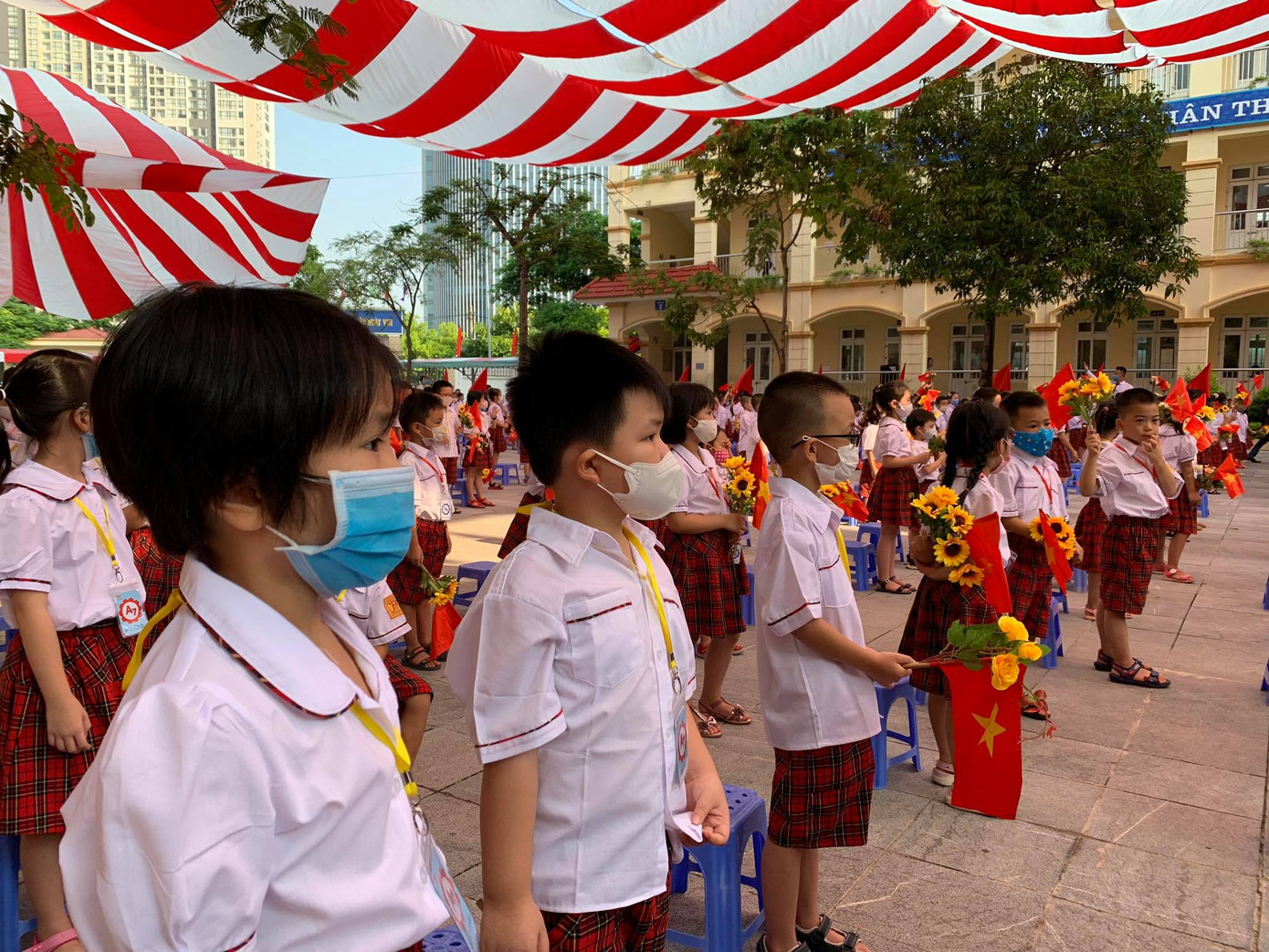 Lễ khai giảng đặc biệt trong mùa COVID-19: Nơi trực tuyến, nơi khai giảng trong lớp học ảnh 63