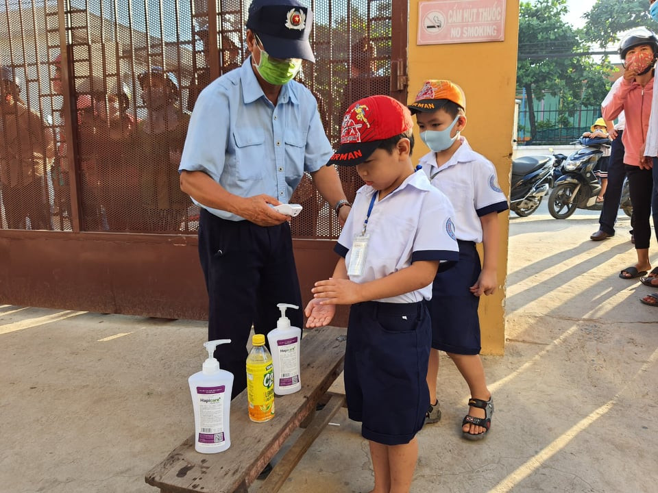 Lễ khai giảng đặc biệt trong mùa COVID-19: Nơi trực tuyến, nơi khai giảng trong lớp học ảnh 93