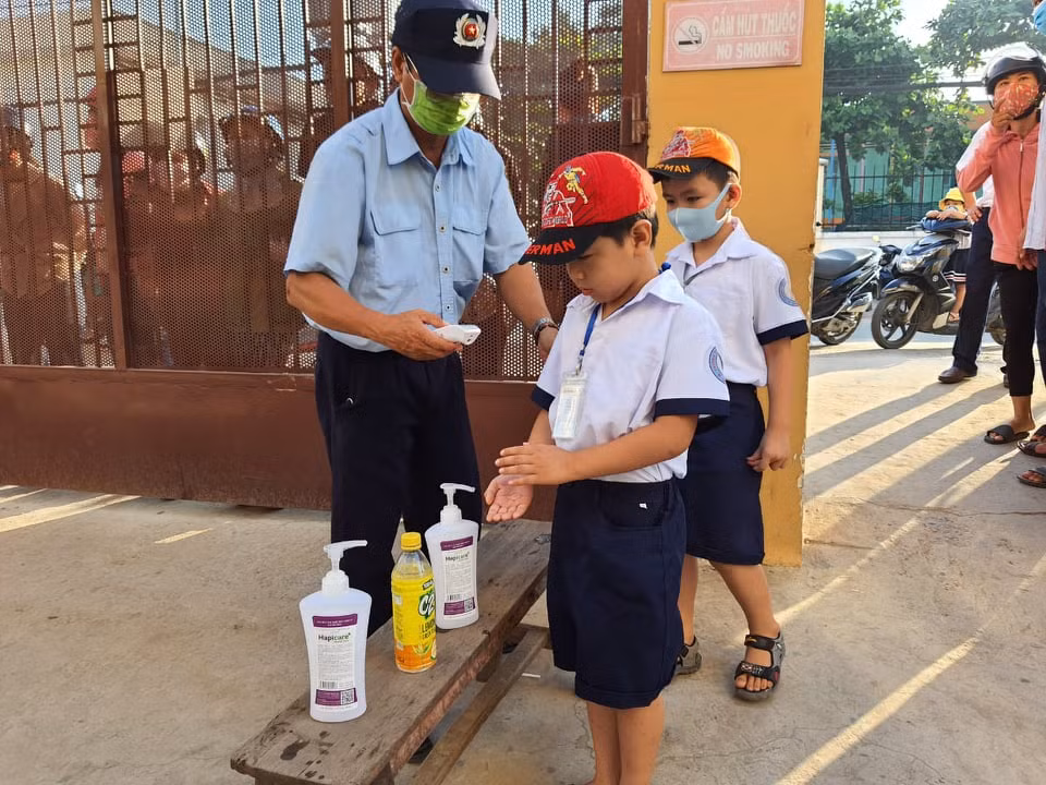 Lễ khai giảng đặc biệt trong mùa COVID-19: Nơi trực tuyến, nơi khai giảng trong lớp học ảnh 93