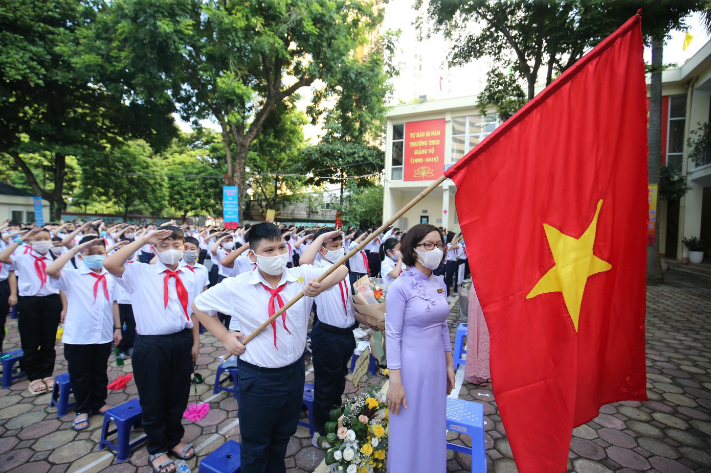 Lễ khai giảng đặc biệt trong mùa COVID-19: Nơi trực tuyến, nơi khai giảng trong lớp học ảnh 46
