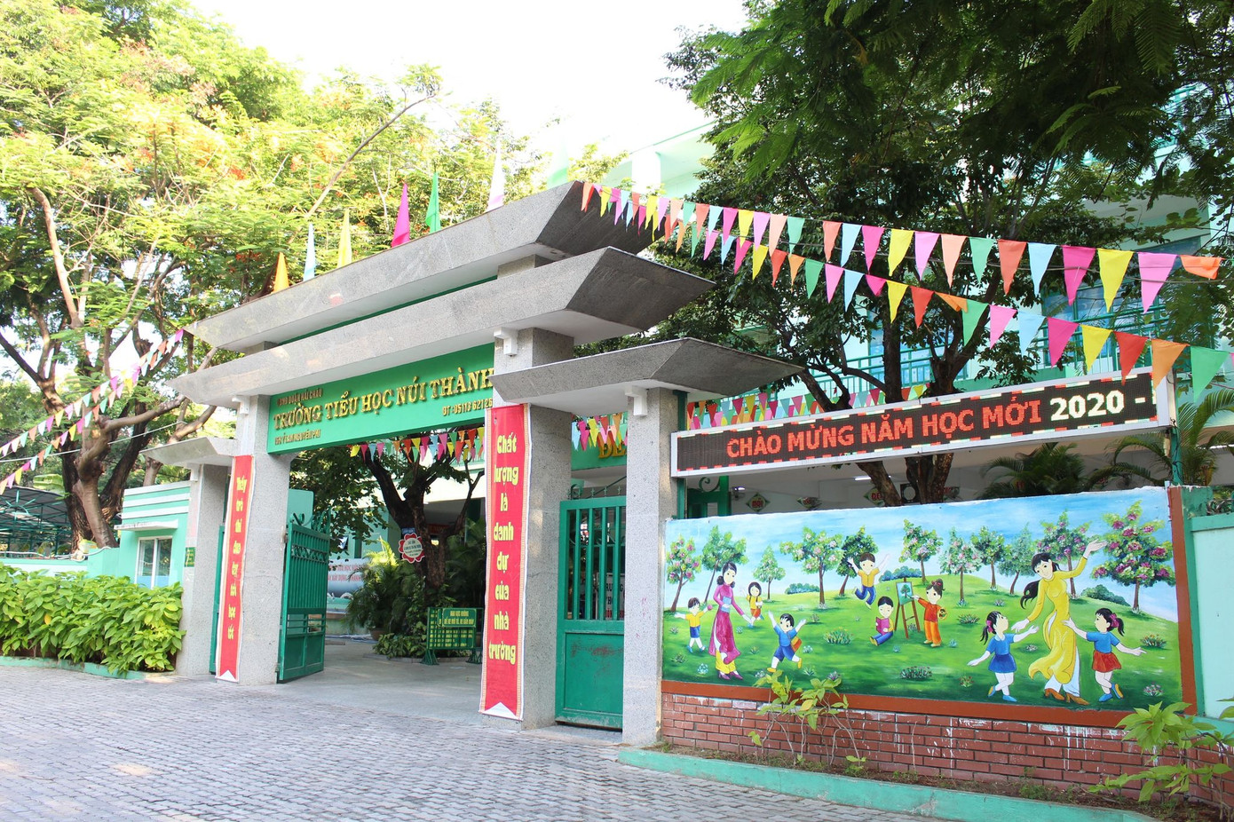 Lễ khai giảng đặc biệt trong mùa COVID-19: Nơi trực tuyến, nơi khai giảng trong lớp học ảnh 79