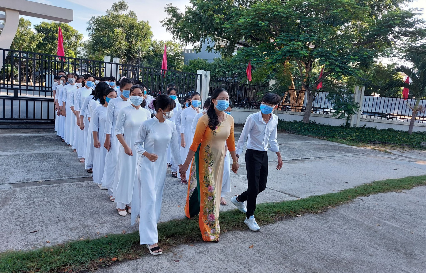 Lễ khai giảng đặc biệt trong mùa COVID-19: Nơi trực tuyến, nơi khai giảng trong lớp học ảnh 75