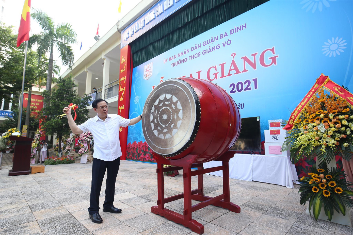 Lễ khai giảng đặc biệt trong mùa COVID-19: Nơi trực tuyến, nơi khai giảng trong lớp học ảnh 42