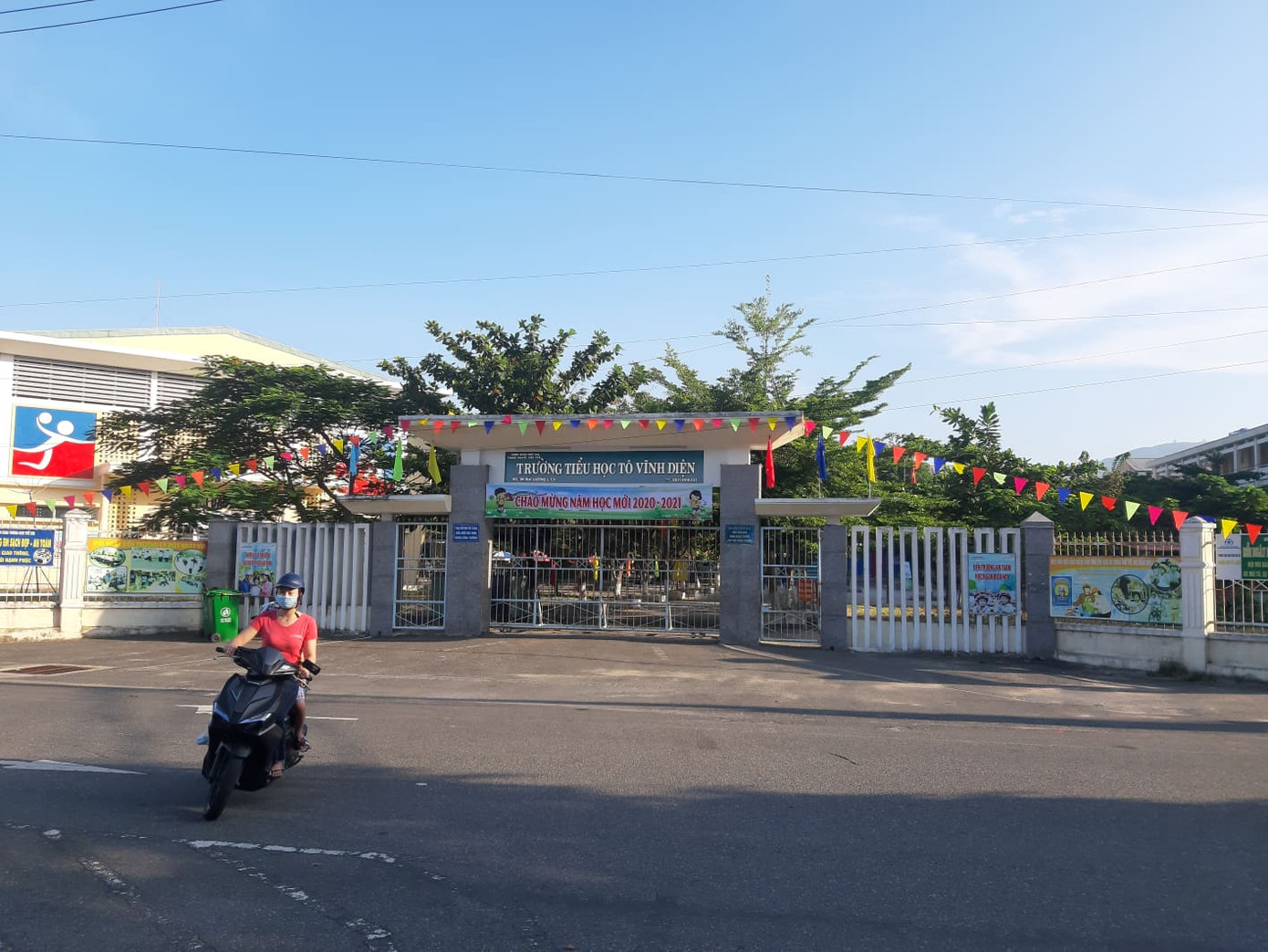 Lễ khai giảng đặc biệt trong mùa COVID-19: Nơi trực tuyến, nơi khai giảng trong lớp học ảnh 82