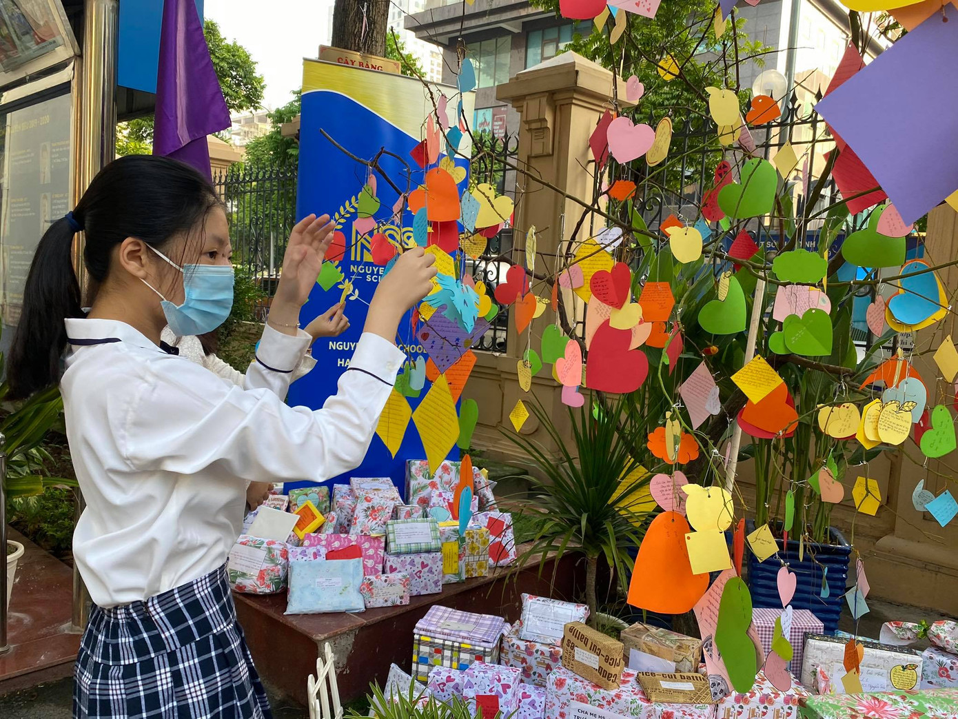 Lễ khai giảng đặc biệt trong mùa COVID-19: Nơi trực tuyến, nơi khai giảng trong lớp học ảnh 90