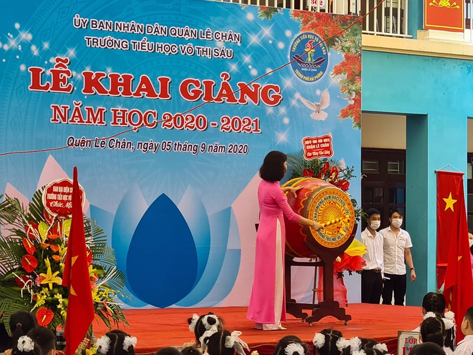 Lễ khai giảng đặc biệt trong mùa COVID-19: Nơi trực tuyến, nơi khai giảng trong lớp học ảnh 32