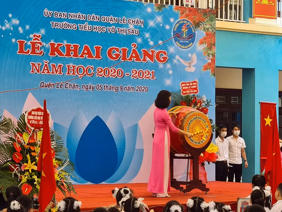 Lễ khai giảng đặc biệt trong mùa COVID-19: Nơi trực tuyến, nơi khai giảng trong lớp học ảnh 32