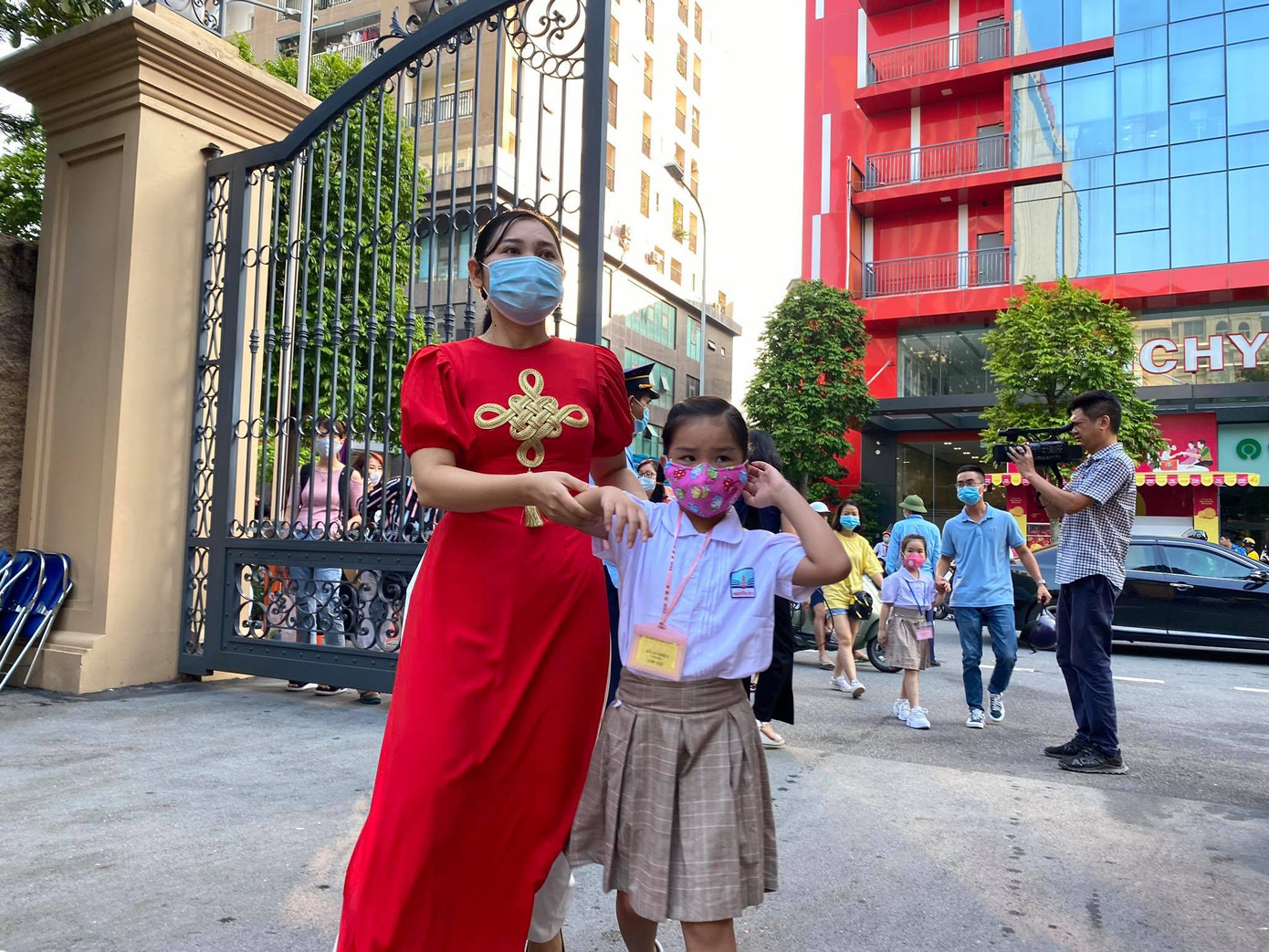 Lễ khai giảng đặc biệt trong mùa COVID-19: Nơi trực tuyến, nơi khai giảng trong lớp học ảnh 85