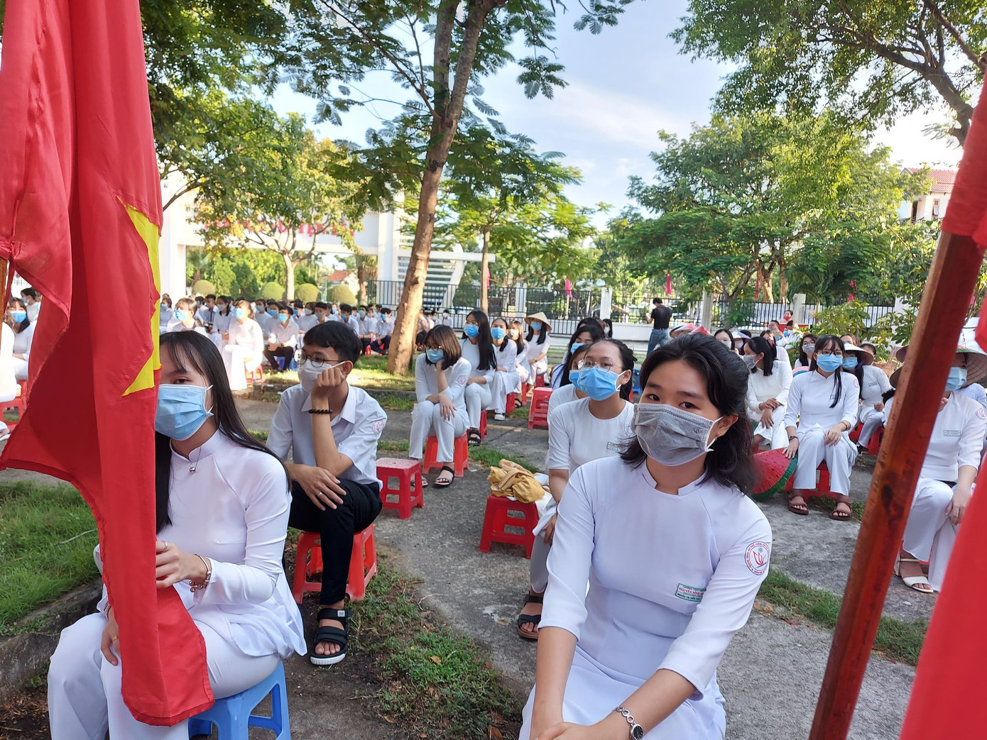 Lễ khai giảng đặc biệt trong mùa COVID-19: Nơi trực tuyến, nơi khai giảng trong lớp học ảnh 72