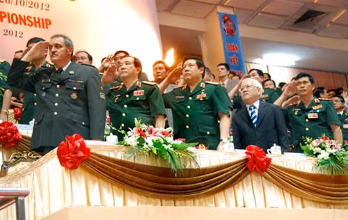 Đại tướng Phùng Quang Thanh cùng nhiều lãnh đạo cấp cao của Quân đội Nhân dân Việt Nam và các nước tới dự lễ khai mạc