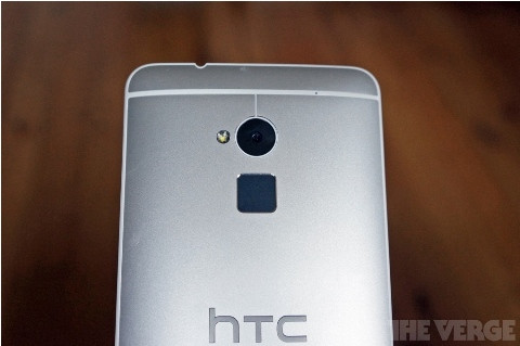 Dưới camera 4 megapixel là cảm biến vân tay