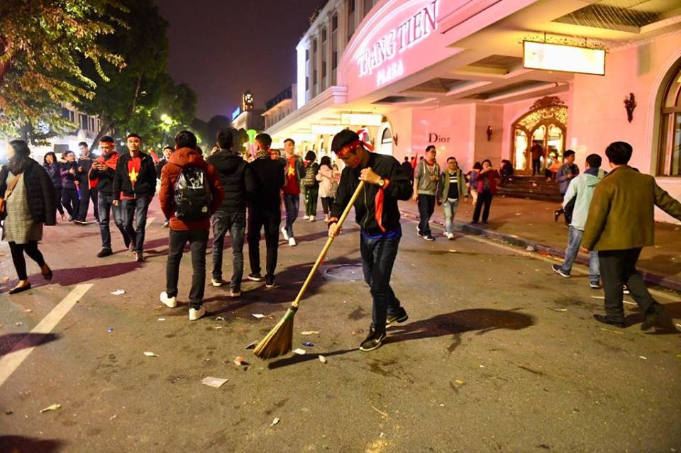 Đêm cuồng nhiệt với chức vô địch AFF Cup 2018 của tuyển Việt Nam ảnh 10