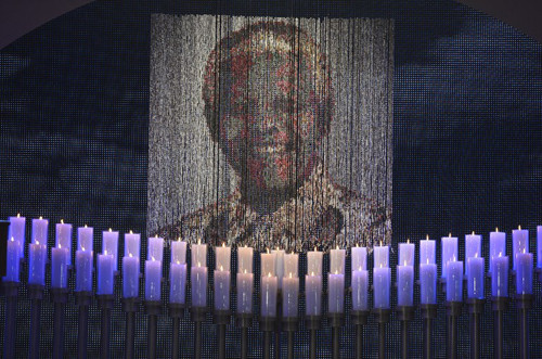 Trong suốt buổi lễ, Mandela được nhắc đến bằng cái tên Dalibhunga. Đây là tên được đặt cho Mandela năm ông 16 tuổi, sau lễ trưởng thành. 