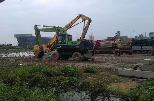 Một phần dự án được sử dụng để làm bãi đỗ xe