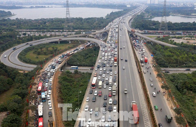 Bộ GTVT cho rằng, tổng mức đầu tư cao tốc Bắc - Nam phía Đông giai đoạn 2021-2025 mới là khái toán ở giai đoạn tiền khả thi và là mức tối đa, tổng mức đầu tư chính xác sẽ được xác định ở giai đoạn nghiên cứu khả thi.