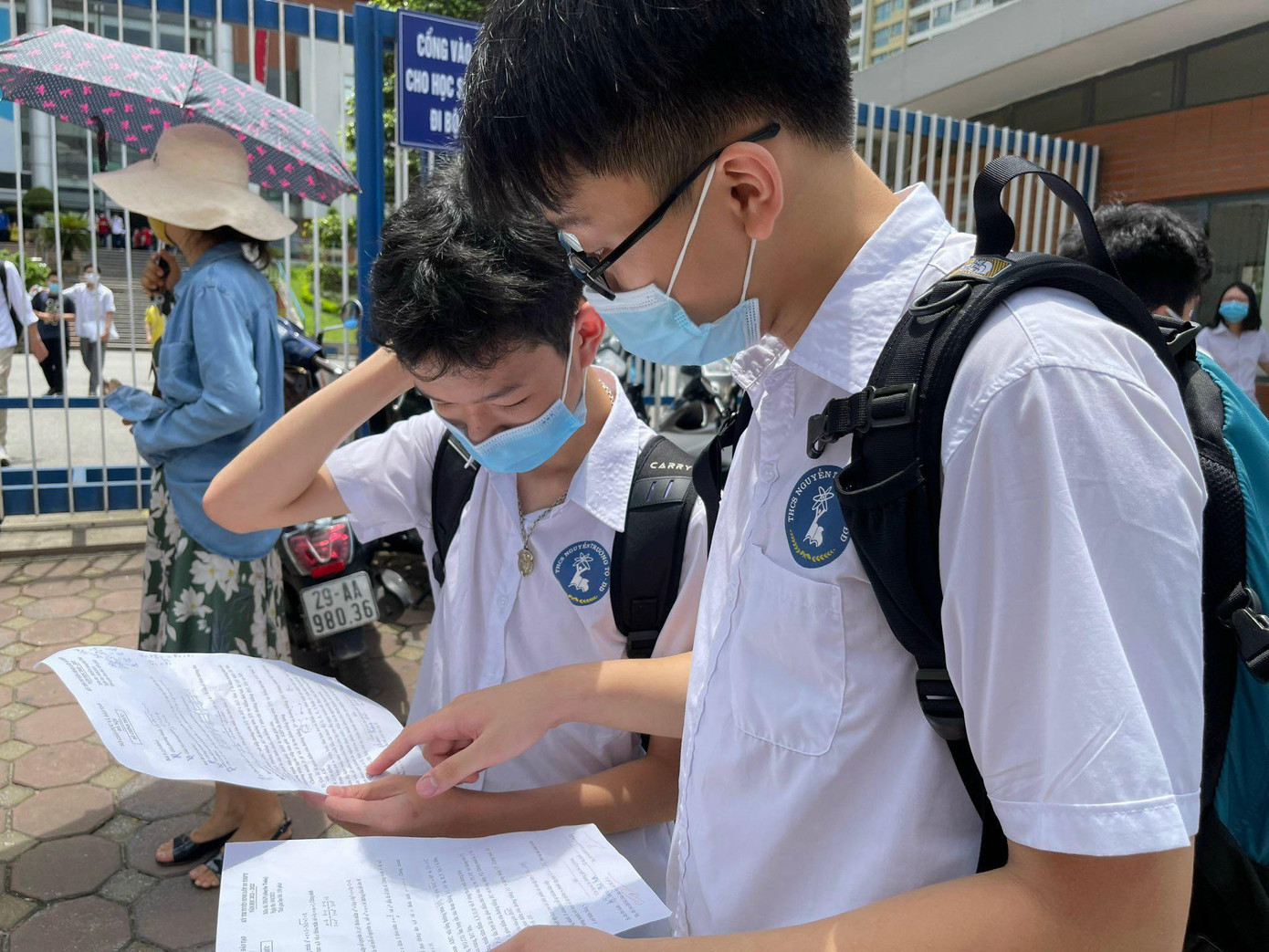 Thí sinh ra khỏi phòng thi cho rằng đề Toán cho thí sinh dự thi vào chuyên Toán, chuyên Tin khá khó, không dễ đạt điểm 9-10