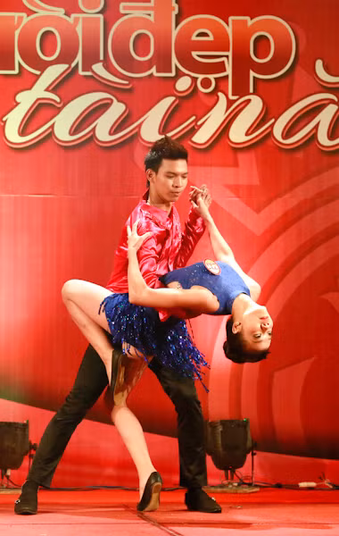 Võ Hoàng Yến, tiết mục dance sport