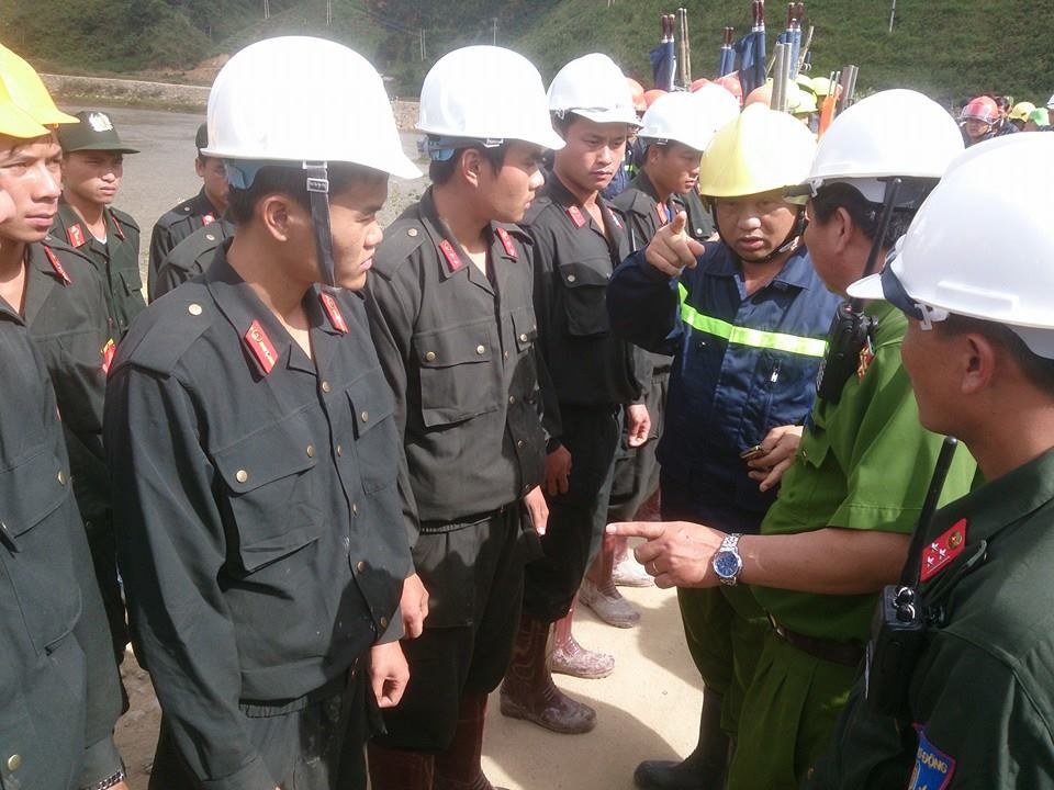 [LIVE] Nạn nhân sập hầm kể những ngày 'sống trong sợ hãi' ảnh 22