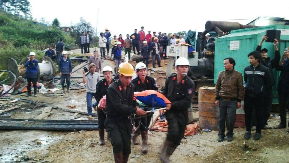 [LIVE] Nạn nhân sập hầm kể những ngày 'sống trong sợ hãi' ảnh 11