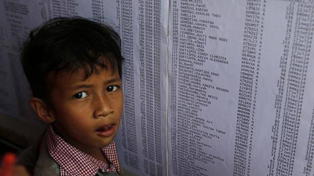 [LIVE] Phát hiện thân máy bay QZ8501 dưới đáy biển ảnh 67