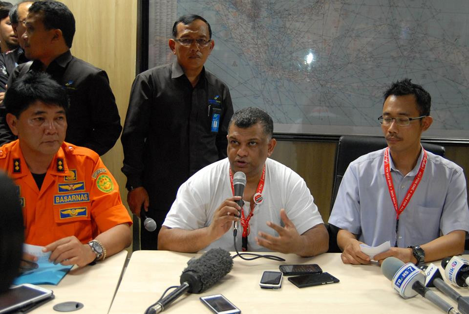 [LIVE] Tạm dừng tìm kiếm máy bay AirAsia do trời tối ảnh 2