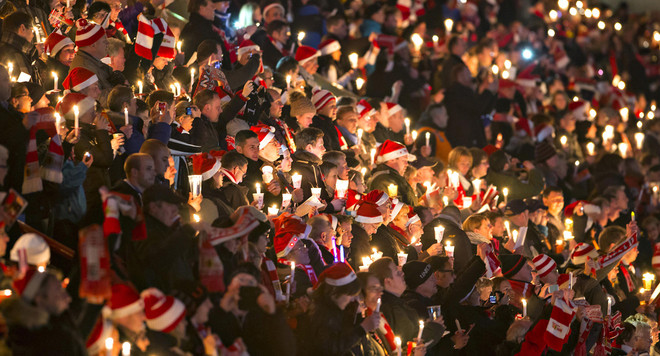 TƯỜNG THUẬT: Giới trẻ tưng bừng đón Giáng sinh ảnh 3
