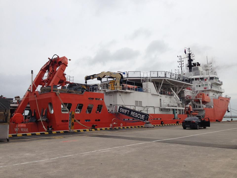 [LIVE] Phát hiện thân máy bay QZ8501 dưới đáy biển ảnh 47