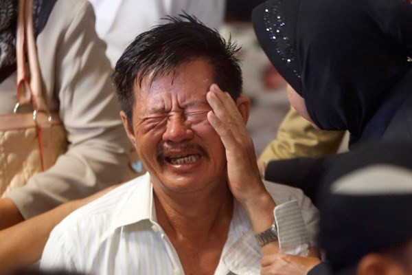 [LIVE] Phát hiện thân máy bay QZ8501 dưới đáy biển ảnh 53