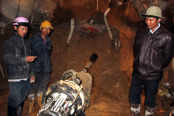 [LIVE] Nạn nhân sập hầm kể những ngày 'sống trong sợ hãi' ảnh 45