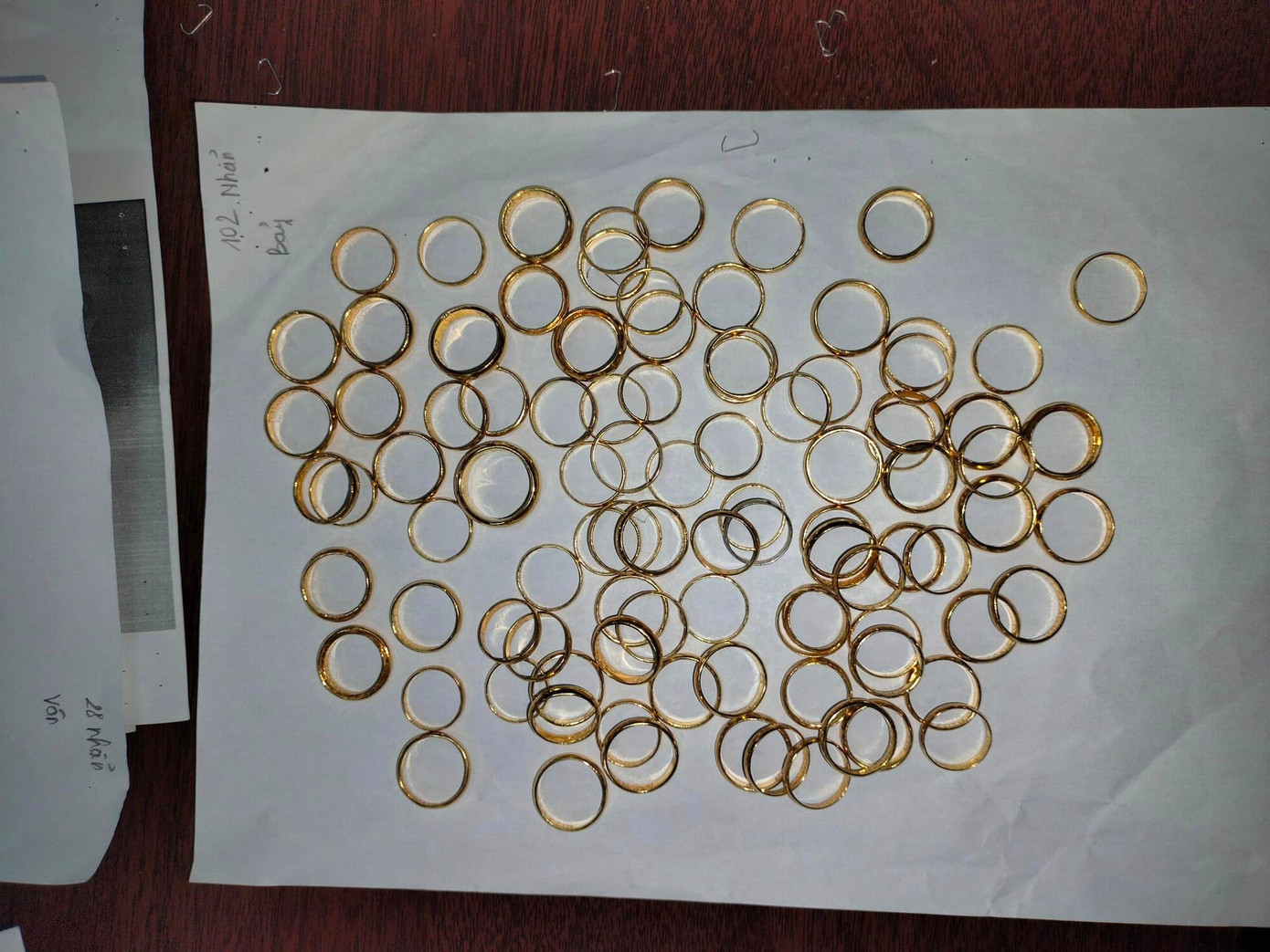 Nhẫn vàng giả mà Đỗ Thị Bảy mang đi cầm cố