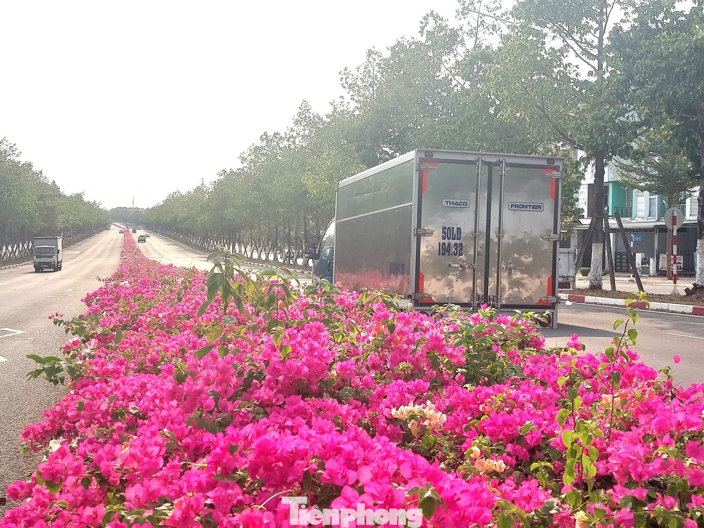 Tuyến đường này có những đoạn uốn lượn, vòng cua… tạo cảm giác thú vị cho người đi đường. Tuyến đường này có những đoạn uốn lượn, vòng cua… tạo cảm giác thú vị cho người đi đường.