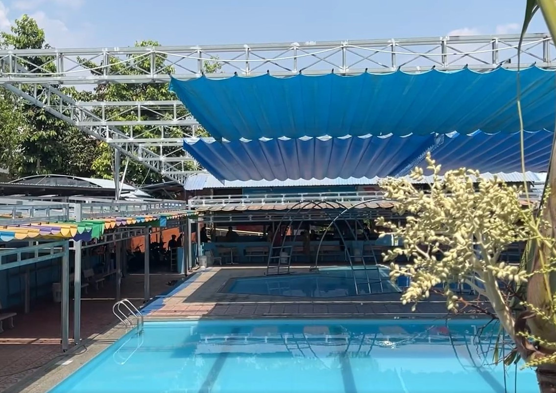 Hồ bơi nơi xảy ra vụ việc. Hồ bơi nơi xảy ra vụ việc.