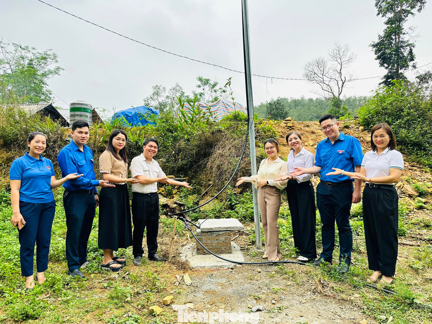 Trao tặng công trình máy bơm và hệ thống dây dẫn nước về lớp học cho điểm trường Quảng Tân 2.