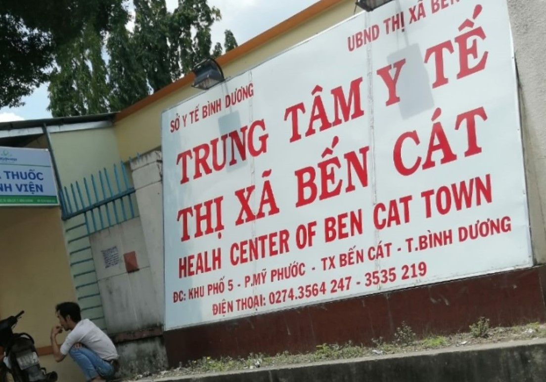 Bé trai được xác định tử vong trước khi đưa tới Trung tâm y tế thị xã Bến Cát Bé trai được xác định tử vong trước khi đưa tới Trung tâm y tế thị xã Bến Cát