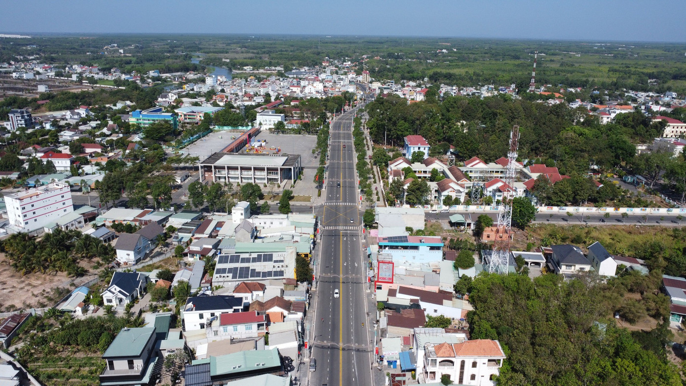 Sau khi thành lập, thành phố Bến Cát có 8 đơn vị hành chính cấp xã, gồm 7 phường: An Điền, An Tây, Chánh Phú Hòa, Hòa Lợi, Mỹ Phước, Tân Định, Thới Hòa và xã Phú An. Sau khi thành lập, thành phố Bến Cát có 8 đơn vị hành chính cấp xã, gồm 7 phường: An Điền, An Tây, Chánh Phú Hòa, Hòa Lợi, Mỹ Phước, Tân Định, Thới Hòa và xã Phú An.