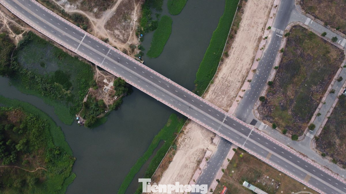 Theo quy hoạch, Cầu Đò mới là tuyến đường tránh nội ô thị xã Bến Cát, có điểm đầu tuyến nối với Tỉnh lộ 748, điểm còn lại nối vào con đường đi qua các Khu đô thị ra quốc lộ 13. Theo quy hoạch, Cầu Đò mới là tuyến đường tránh nội ô thị xã Bến Cát, có điểm đầu tuyến nối với Tỉnh lộ 748, điểm còn lại nối vào con đường đi qua các Khu đô thị ra quốc lộ 13.