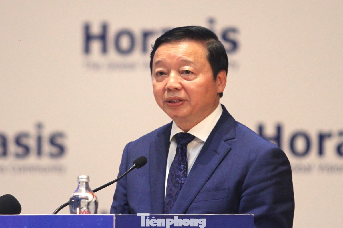 Phó Thủ tướng Trần Hồng Hà phát biểu. Phó Thủ tướng Trần Hồng Hà phát biểu.